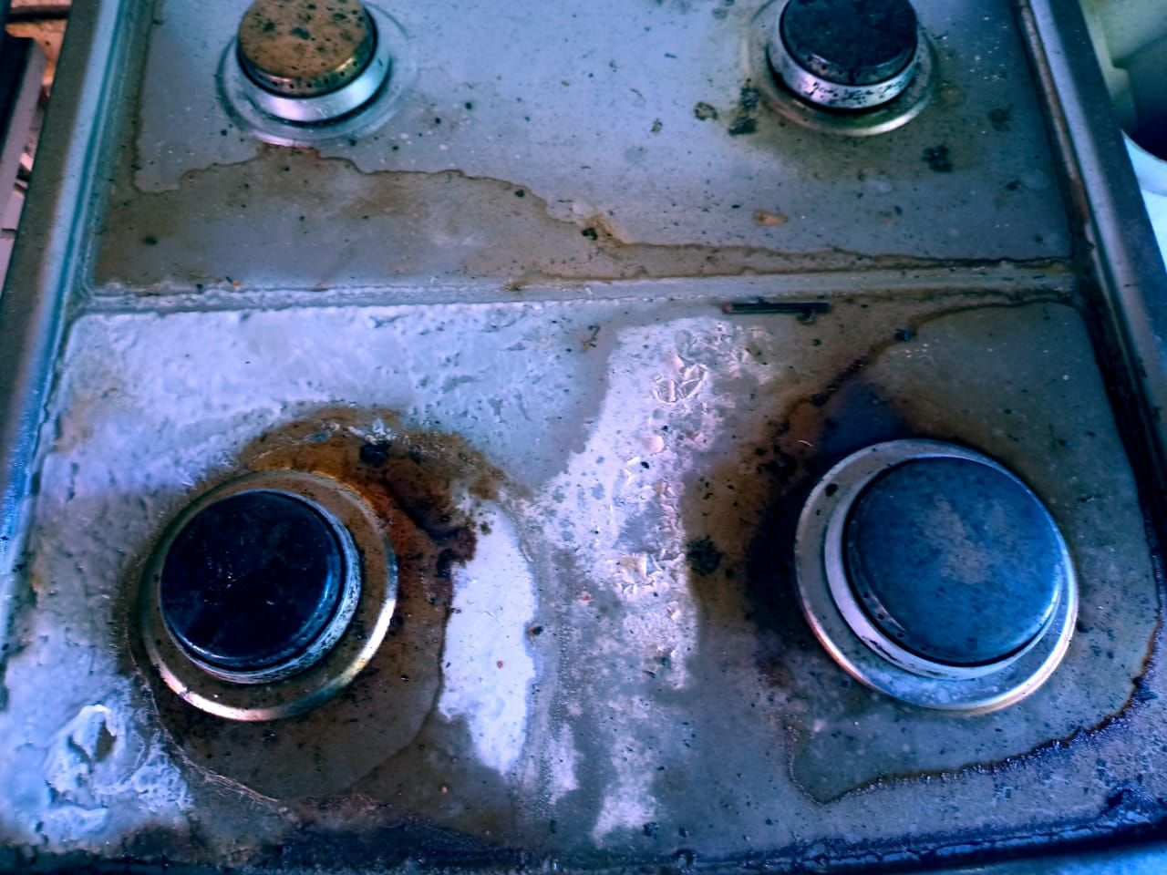 Stove before cleaning